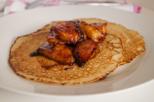 SEMOLINA PANCAKE WITH CARAMELISED BANANA.