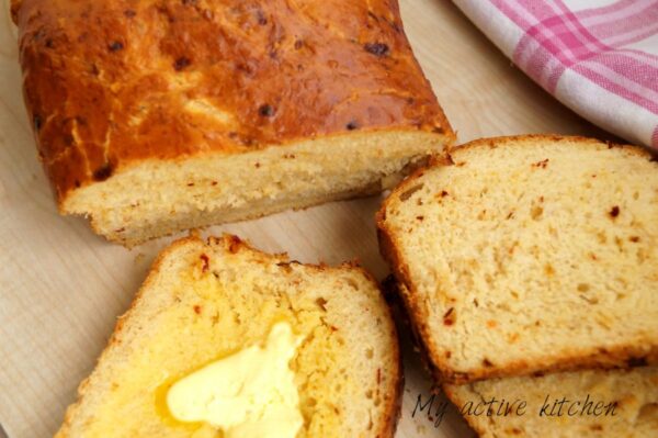 image of bread with pink napkin 