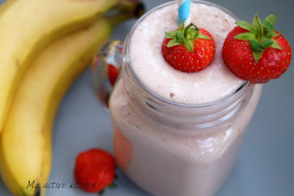 Banana and strawberry smoothie.