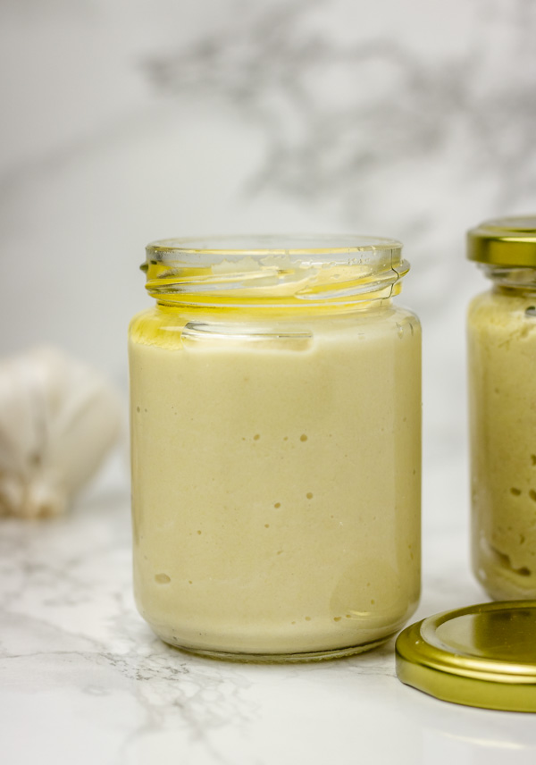 https://www.myactivekitchen.com/wp-content/uploads/2020/10/how-to-make-garlic-paste-img-4-1-of-1.jpg